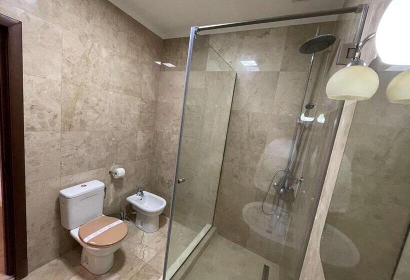 디럭스 트리플 룸, Vila Regal Mamaia