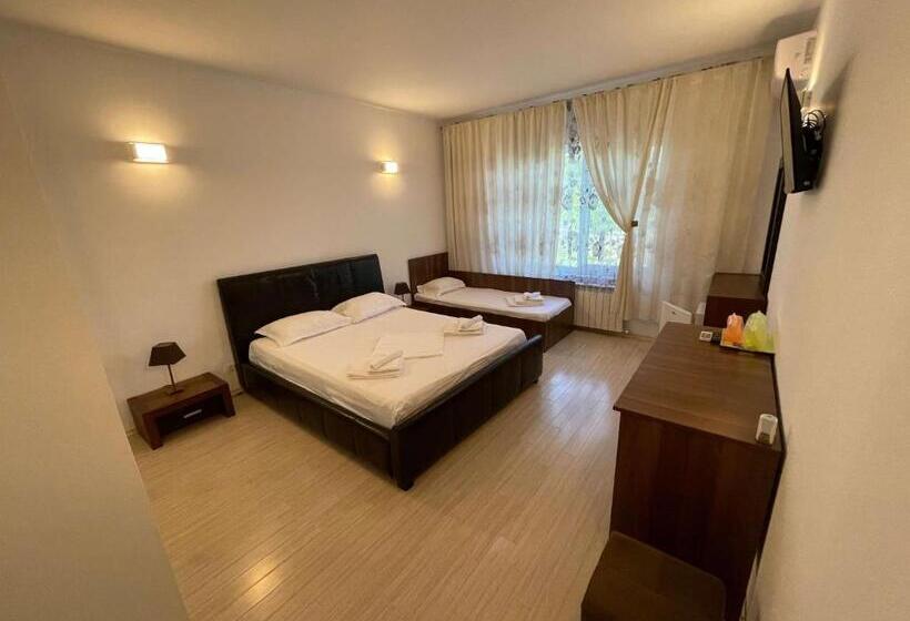 디럭스 트리플 룸, Vila Regal Mamaia