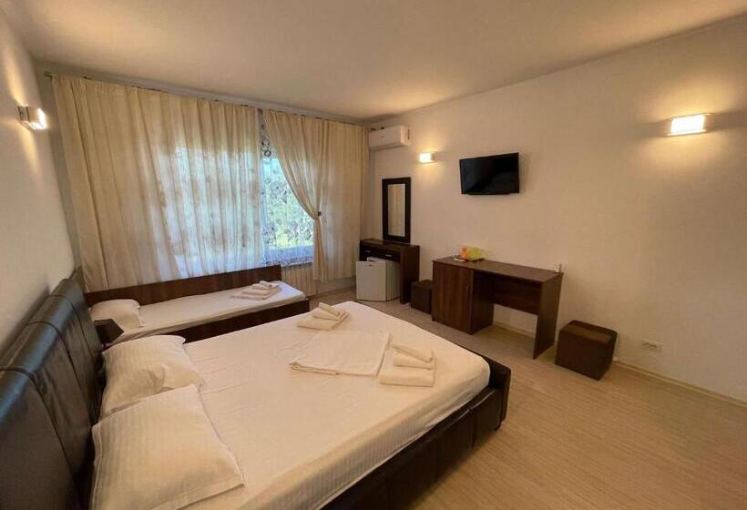 Трехместный Номер Deluxe, Vila Regal Mamaia