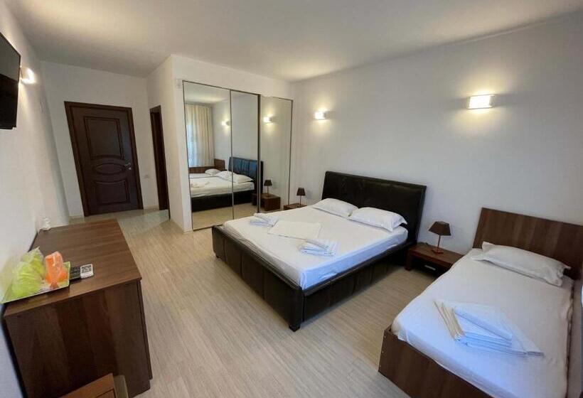 디럭스 트리플 룸, Vila Regal Mamaia