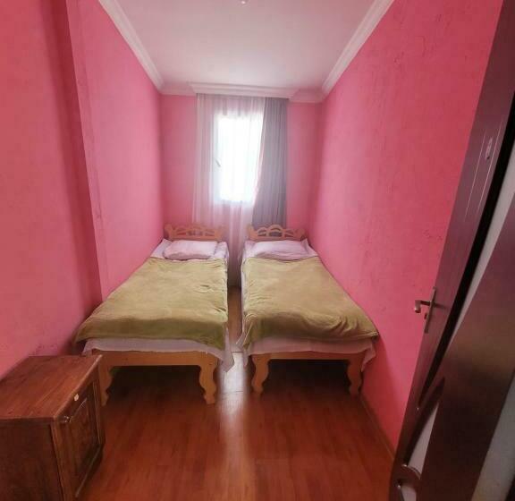 اتاق اکونومی, Guesthouse Mose