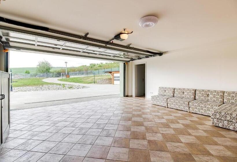 침실 1개 테라스 아파트, Apartmány Na Farmě