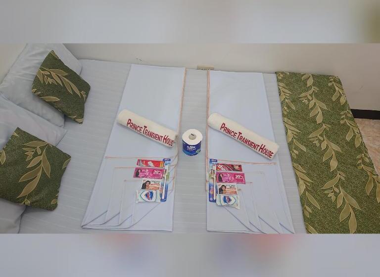 חדר משפחתי דלוקס, Prince Transient House