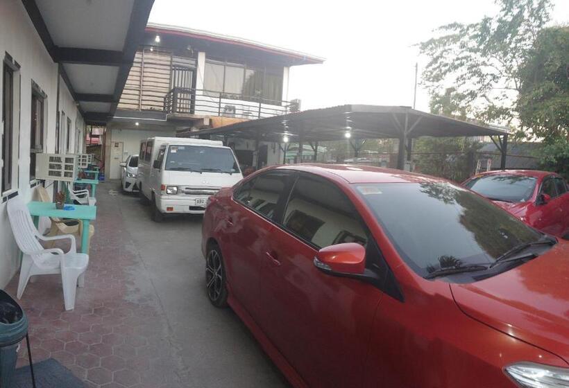 חדר משפחתי דלוקס, Prince Transient House