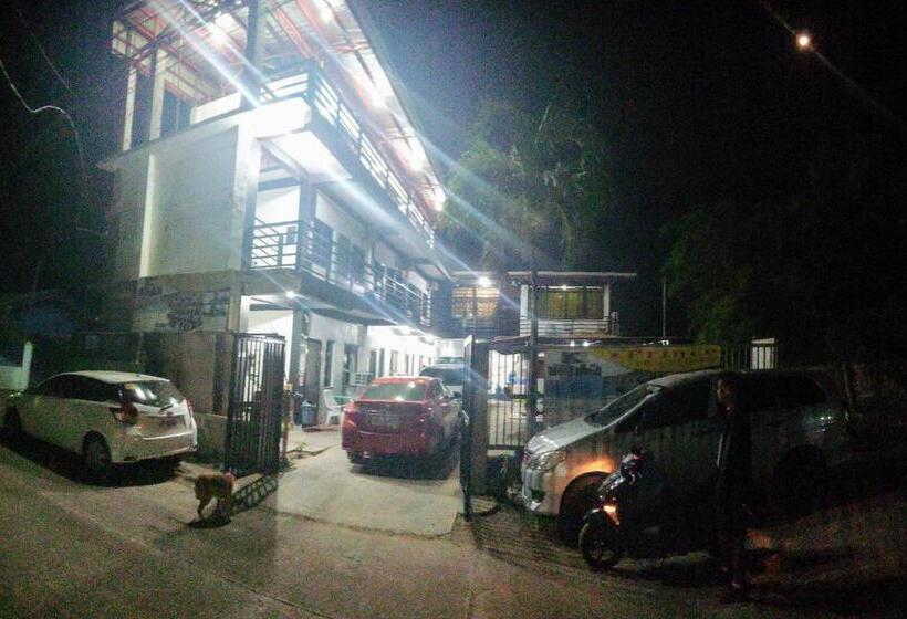 חדר משפחתי דלוקס, Prince Transient House