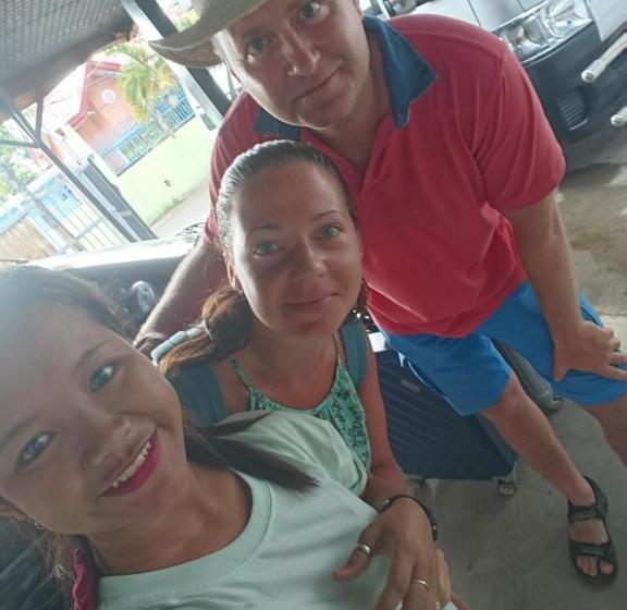 חדר משפחתי דלוקס, Prince Transient House