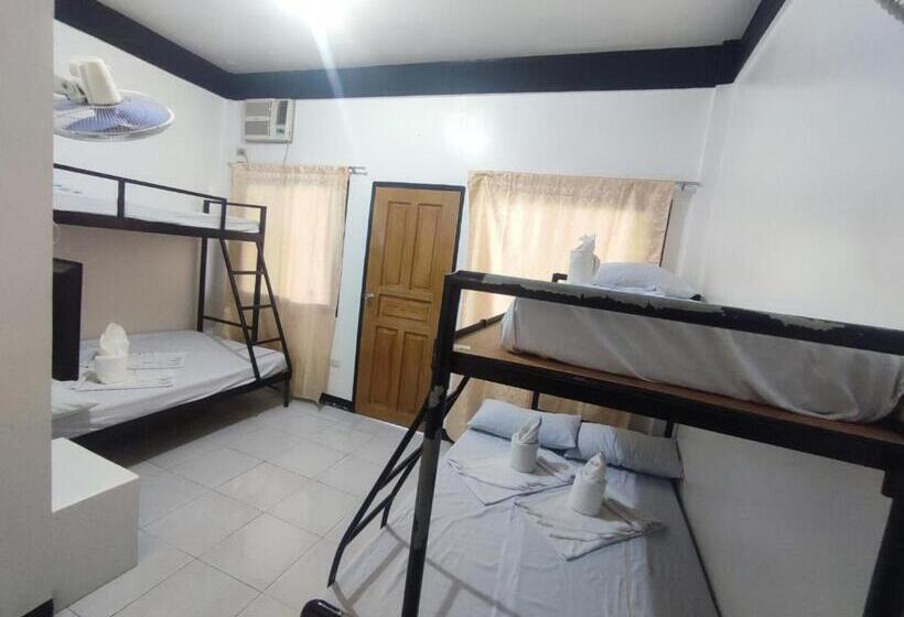 חדר משפחתי דלוקס, Prince Transient House