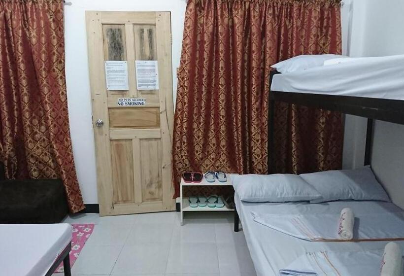 חדר משפחתי דלוקס, Prince Transient House