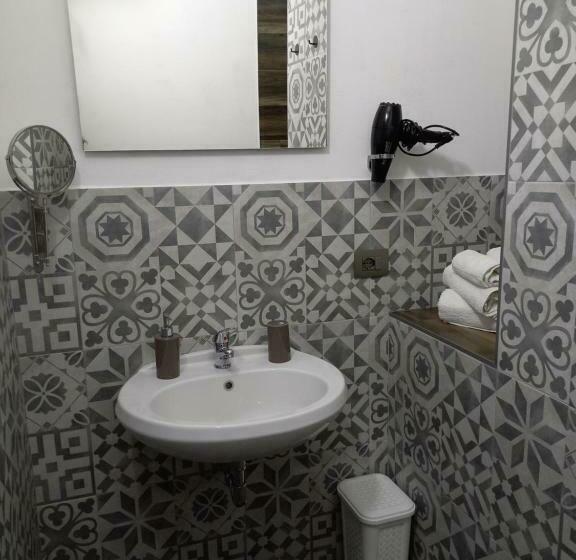 اتاق استاندارد با تخت بزرگ, Sea House B&b