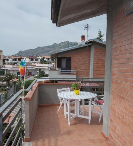 חדר סטנדרט נוף לים עם מרפסת, B&b Villa Carmen