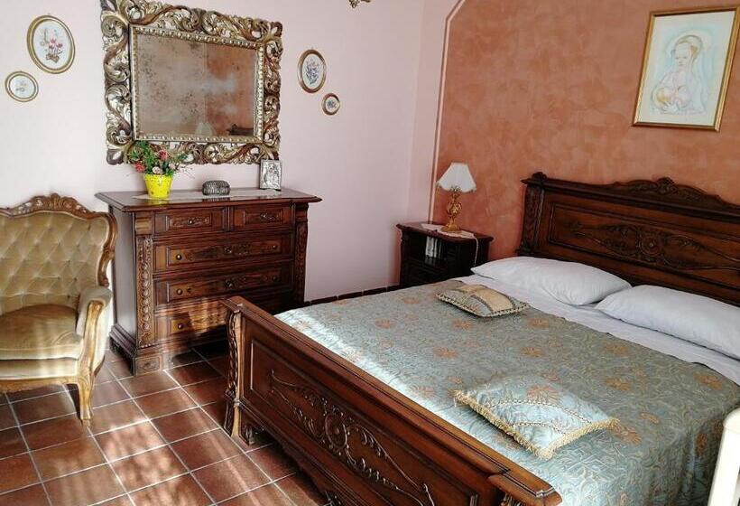 חדר סטנדרט נוף לים עם מרפסת, B&b Villa Carmen