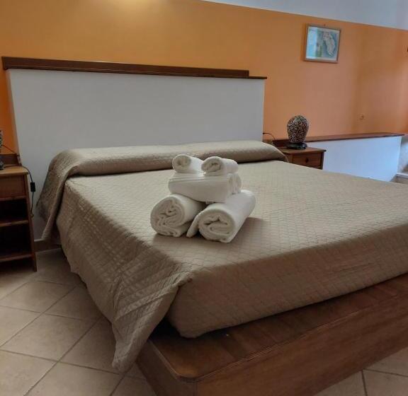 デラックスルーム, Albachiara