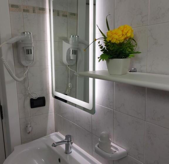 スタンダード4人部屋, Albachiara