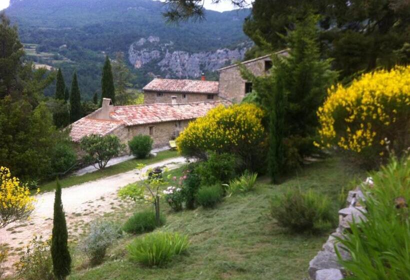 标准三人间, Le Degoutaud