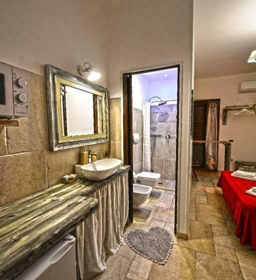 غرفة عائلية, Mama Damì