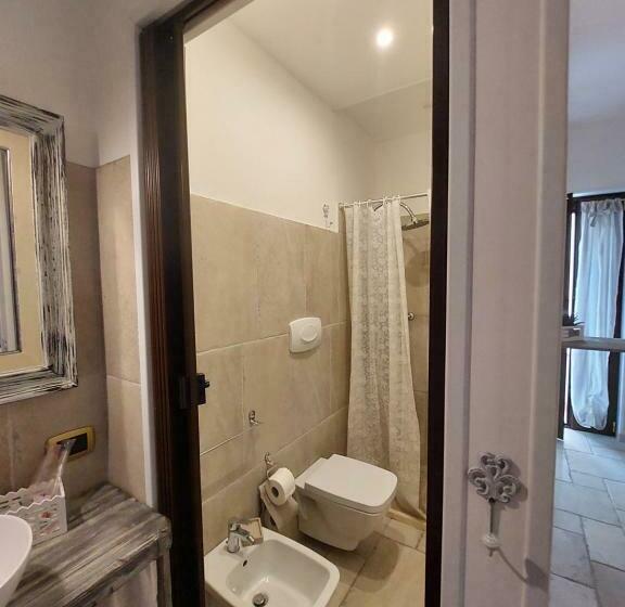 غرفة عائلية, Mama Damì