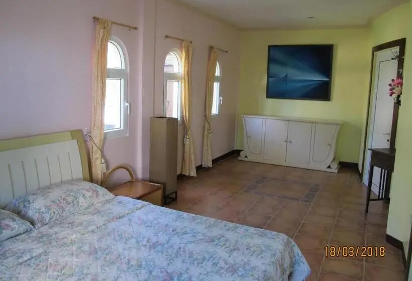 浴室共有ファミリールーム, Cabilao Sunset Dive & Beach Resort