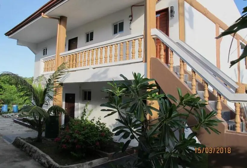 バルコニー付きデラックスルーム, Cabilao Sunset Dive & Beach Resort