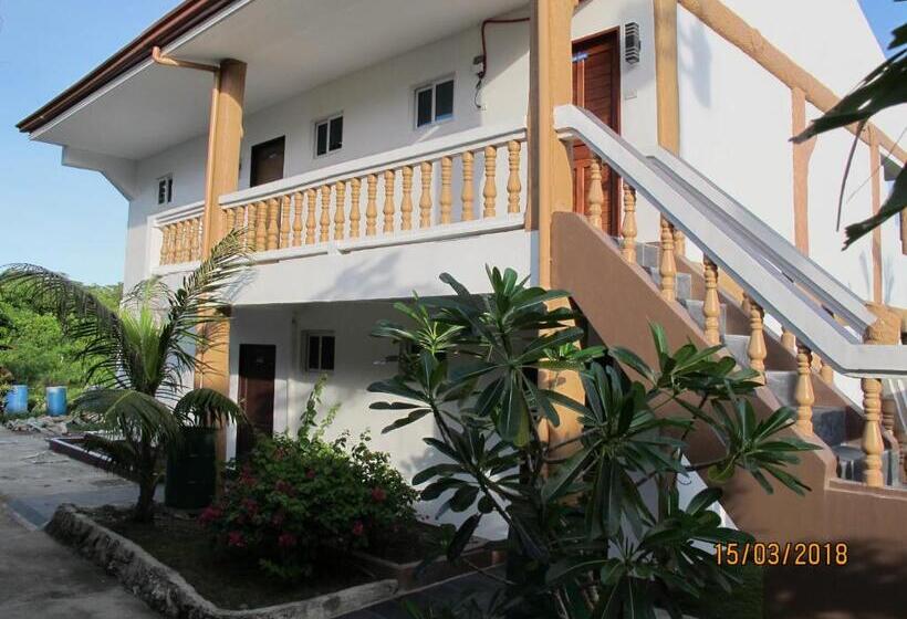 Номер Deluxe, Cabilao Sunset Dive & Beach Resort