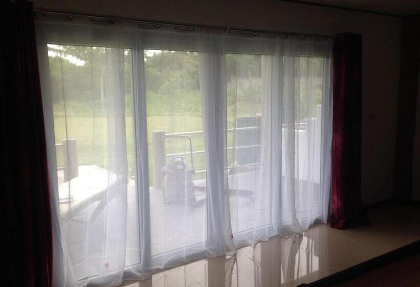 Номер Стандарт с Балконом, Cabilao Sunset Dive & Beach Resort