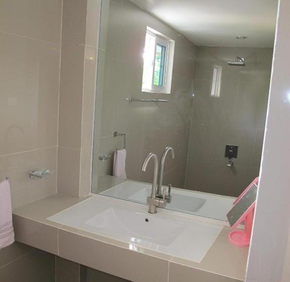 Номер Deluxe, Cabilao Sunset Dive & Beach Resort