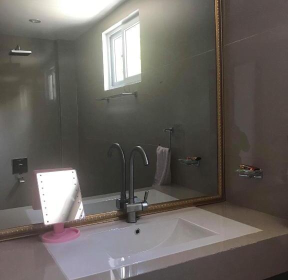 Номер Deluxe, Cabilao Sunset Dive & Beach Resort