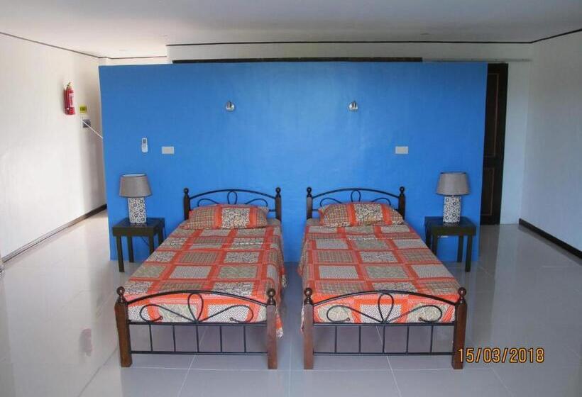 Номер Deluxe, Cabilao Sunset Dive & Beach Resort