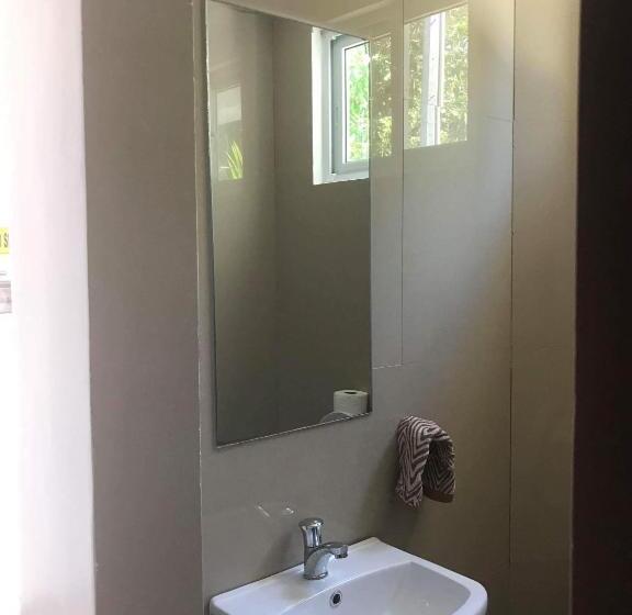 Бунгало Deluxe, Cabilao Sunset Dive & Beach Resort