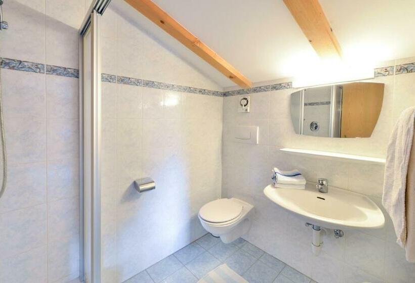 Номер Стандарт с Балконом, Gasthof Ebner Pfiffikus