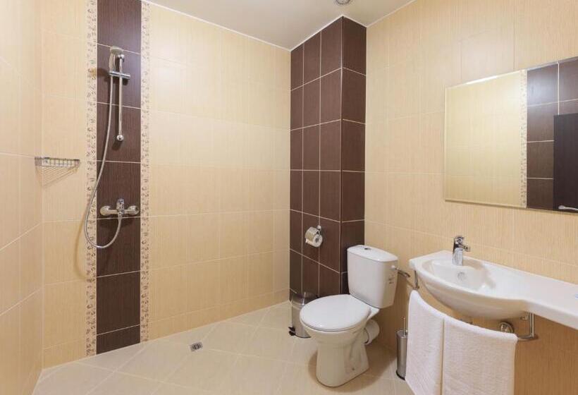 디럭스 스튜디오, Sky