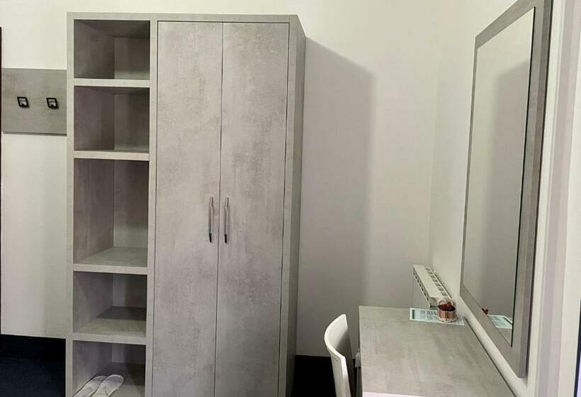 标准间, Villa Serena