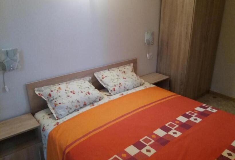 经济房, Guest House Astra