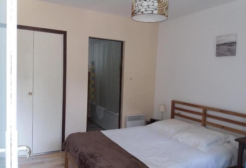 Номер Стандарт с Террасой, Acacias Hôtel Motel