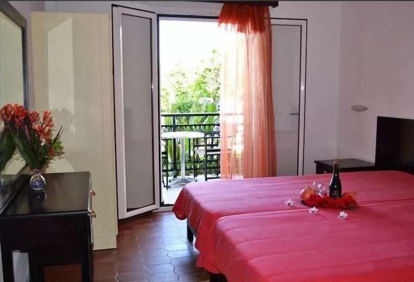 شقة غرفتين نوم إطلالة جانبية على البحر, Filorian Hotel Apartments