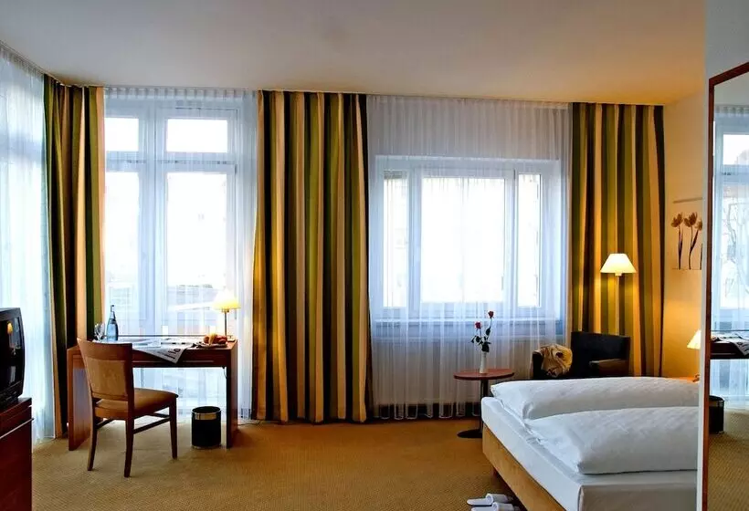 スタンダードスタジオ, Albhotel Fortuna