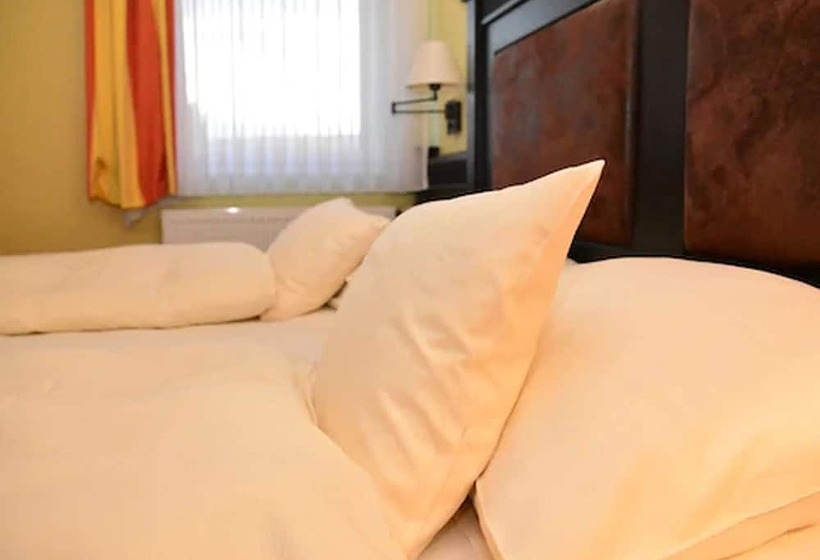 غرفة قياسية فردية, Amadis