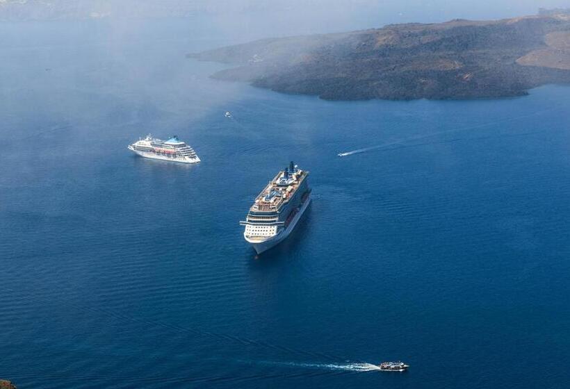 발코니가 있는 스위트, Blue Dolphins Apartments