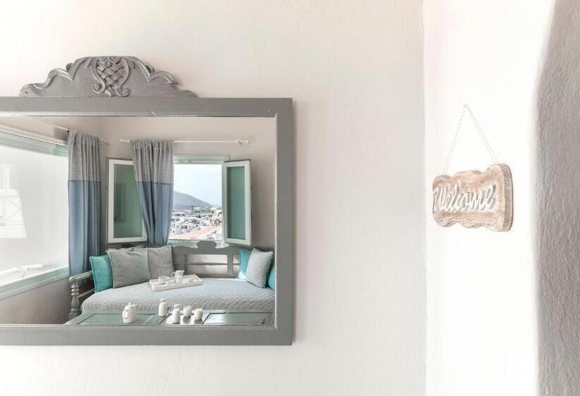 발코니가 있는 스위트, Blue Dolphins Apartments