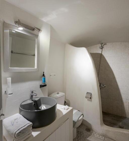 패밀리 스위트, Blue Dolphins Apartments