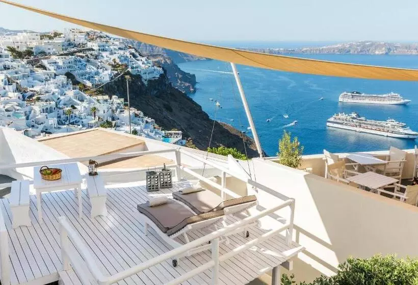 Perhesviitti, Blue Dolphins Apartments