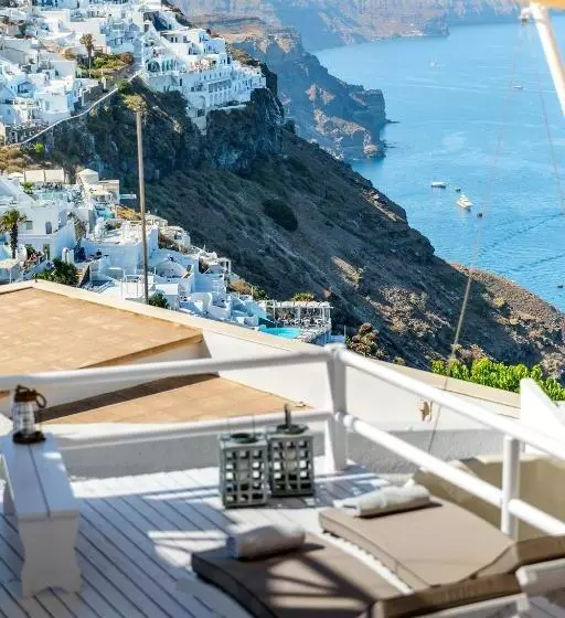Perhesviitti, Blue Dolphins Apartments