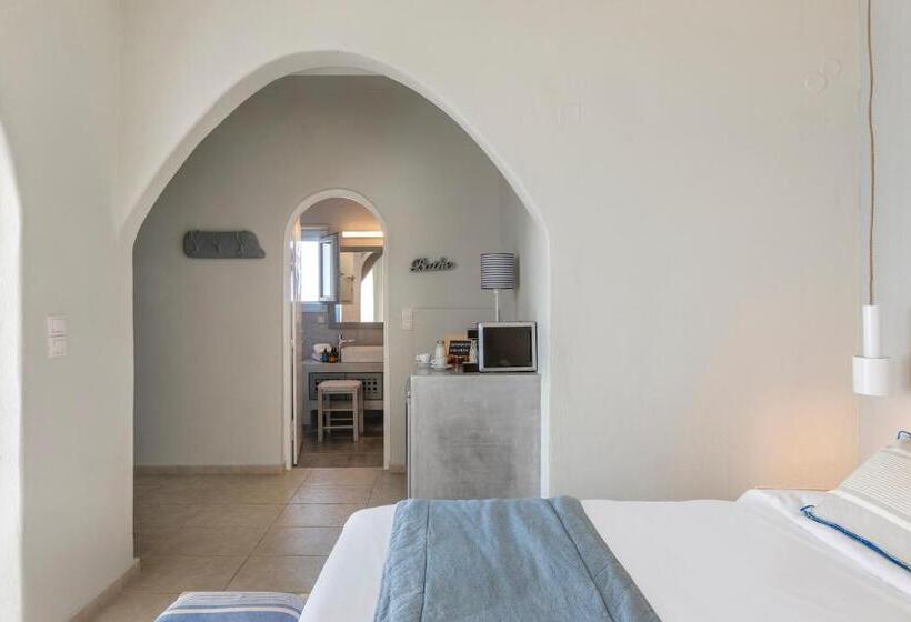 발코니가 있는 스위트, Blue Dolphins Apartments