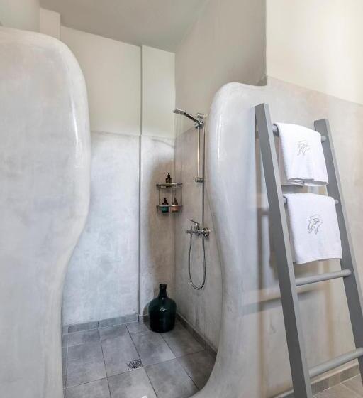 발코니가 있는 스위트, Blue Dolphins Apartments