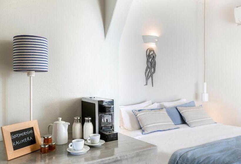 발코니가 있는 스위트, Blue Dolphins Apartments