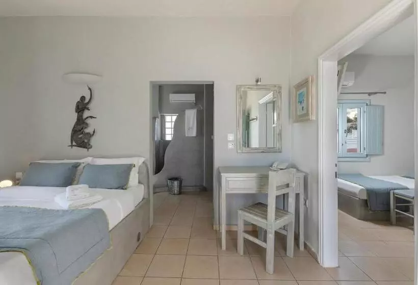 Perhehuone, Blue Dolphins Apartments