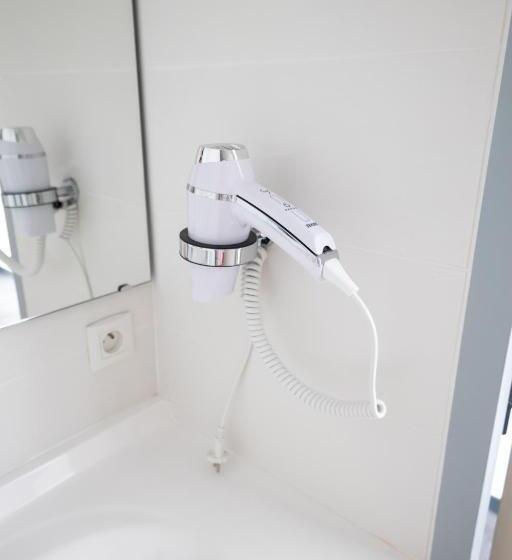 غرفة كومفورت ثلاثية, Brit Hotel Confort Saint Lô