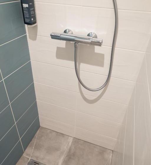 Трехместный Номер Комфорт, Brit Hotel Confort Saint Lô