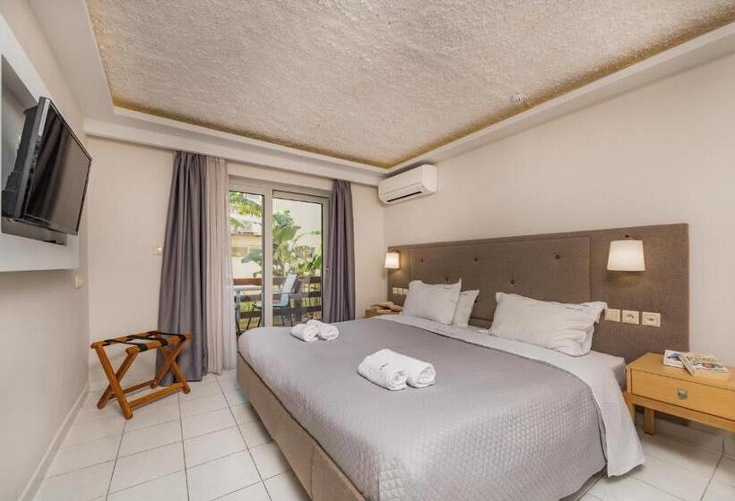 سوئیت جونیور خانوادگی, Crystal Beach