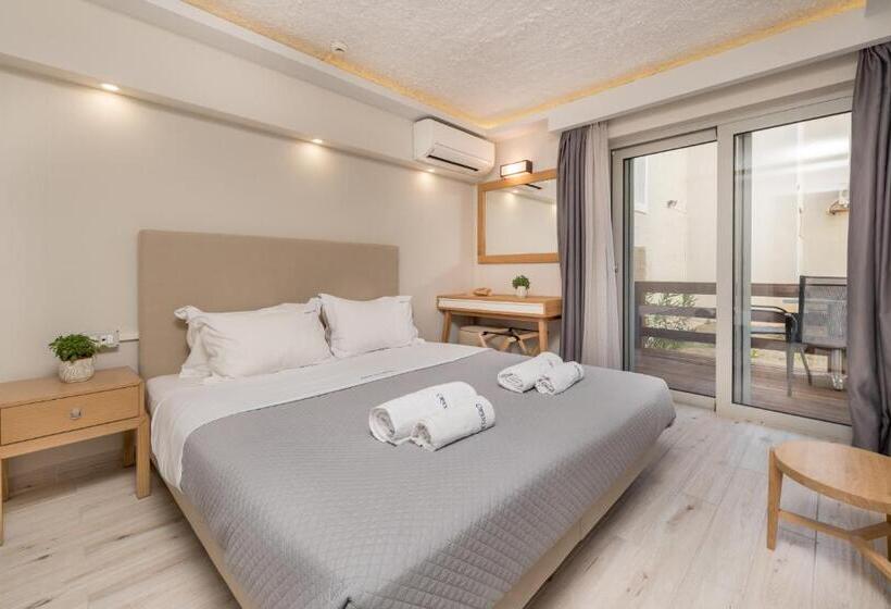 سوئیت جونیور خانوادگی, Crystal Beach