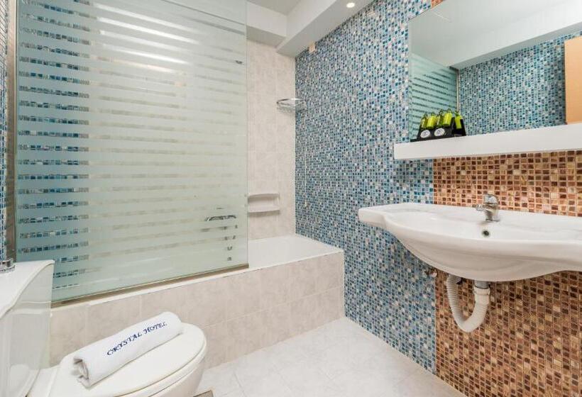 سوئیت جونیور خانوادگی, Crystal Beach